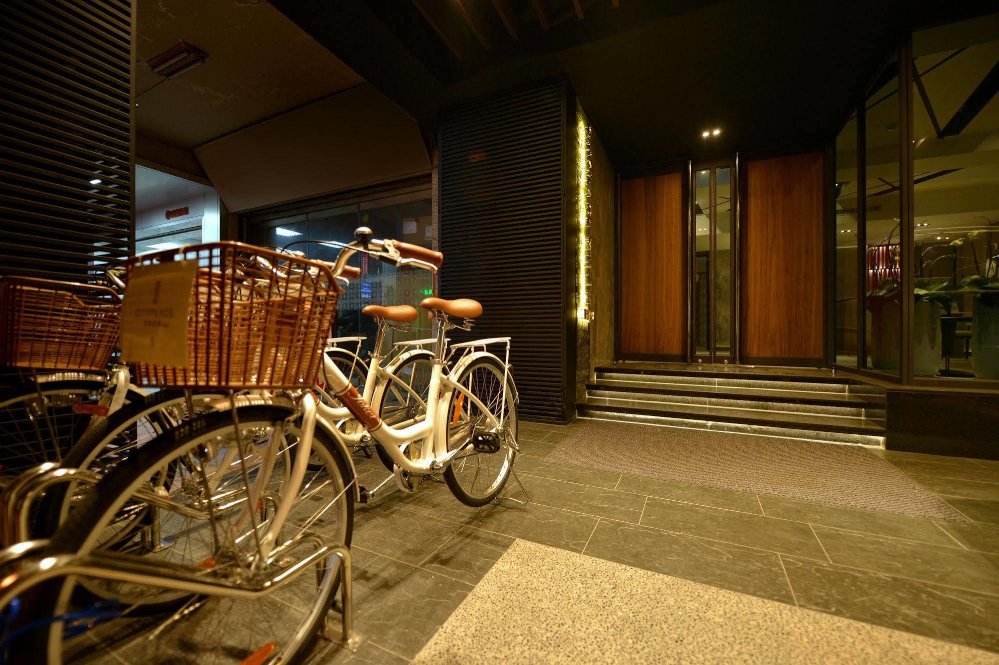 City Place Hotel Tainan Exterior foto